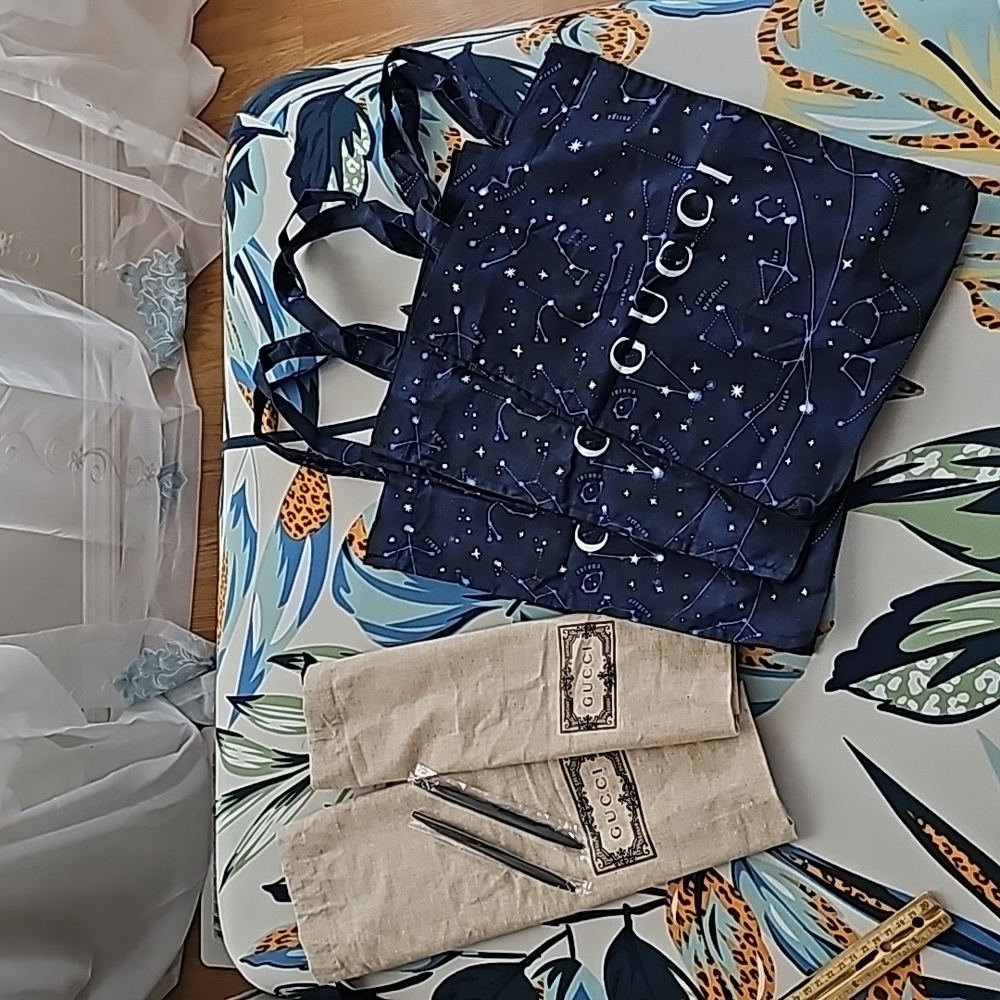 Authentic Gucci item lot - Picture 15 of 15